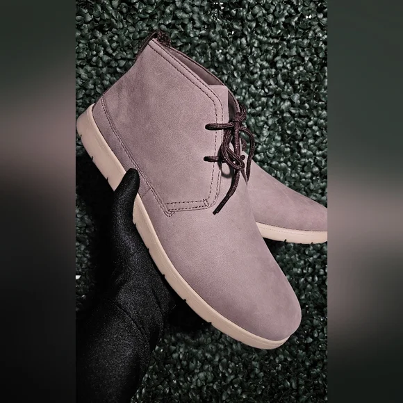 Men's UGG Chukka Boots - Brown - Picture 2 of 6